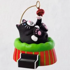 2018 Christmas Cat, Solar Powered!