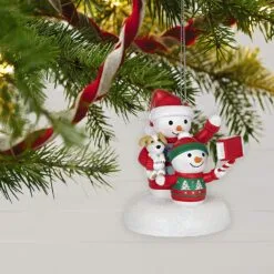 2020 Cozy Christmas Selfie - MUSICAL ORNAMENT *Damaged Box