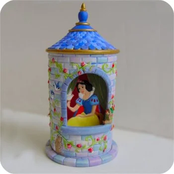 2006 Princess Tower - Rotates To See Different Princesses - Lighted - Image 2