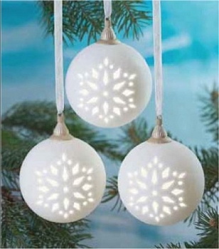 2011 Wonder And Light, Pierced Ball Ornament Set Of 3 - Hard To Find!